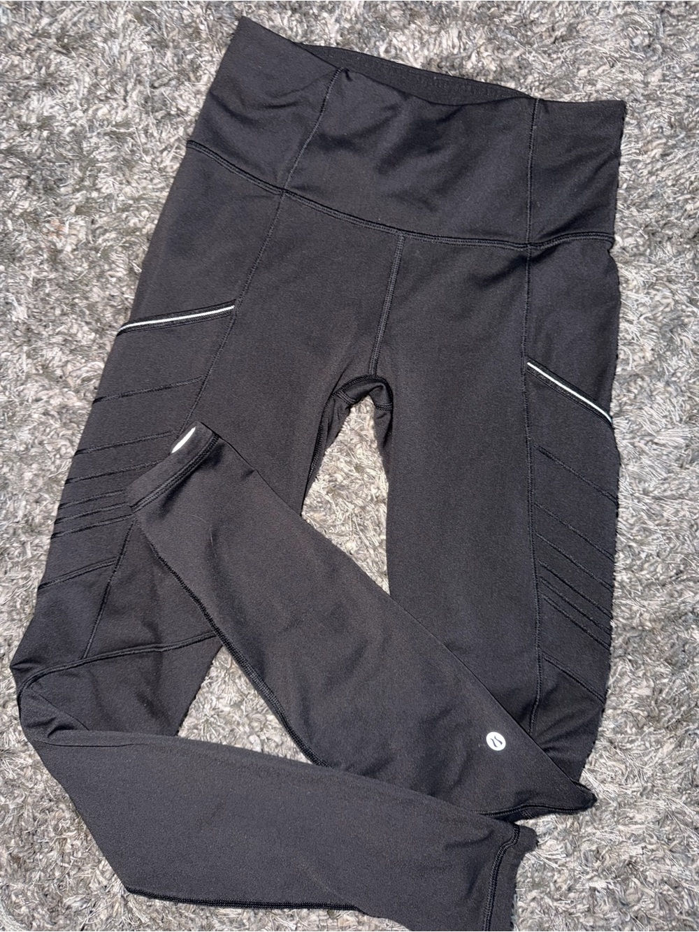 Black lululemon speed up Active Leggings with Reflective Detail